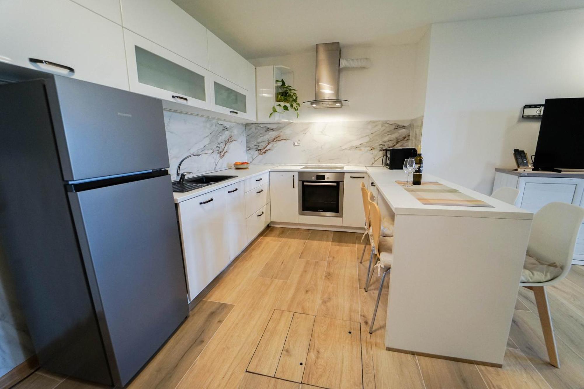 Apartment Moon Pobegi エクステリア 写真
