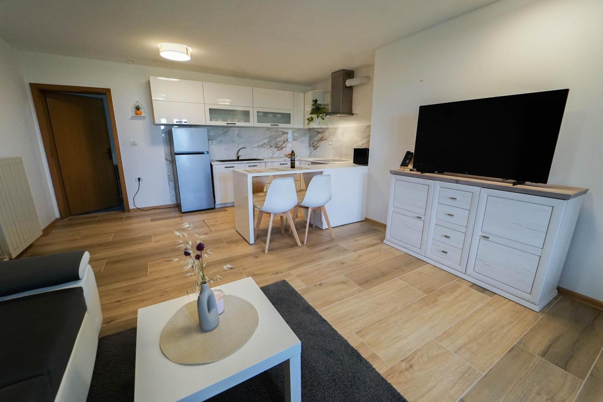 Apartment Moon Pobegi エクステリア 写真